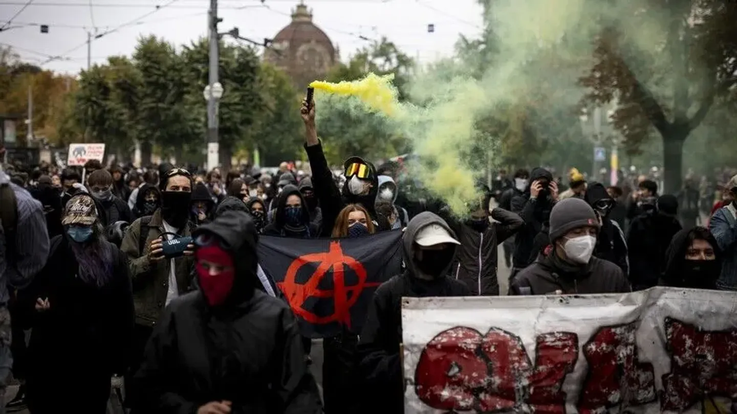 Hiljade ljudi učestvovale u novim protestima srednjoškolaca širom Francuske