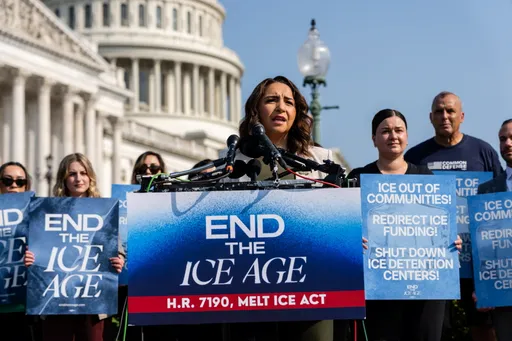 US lawmaker introduces bill to dismantle DHS and abolish ICE