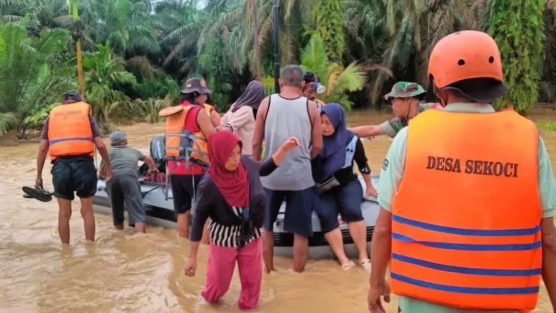 Banjir terjang empat kecamatan di Langkat, satu warga tewas dan ribuan mengungsi