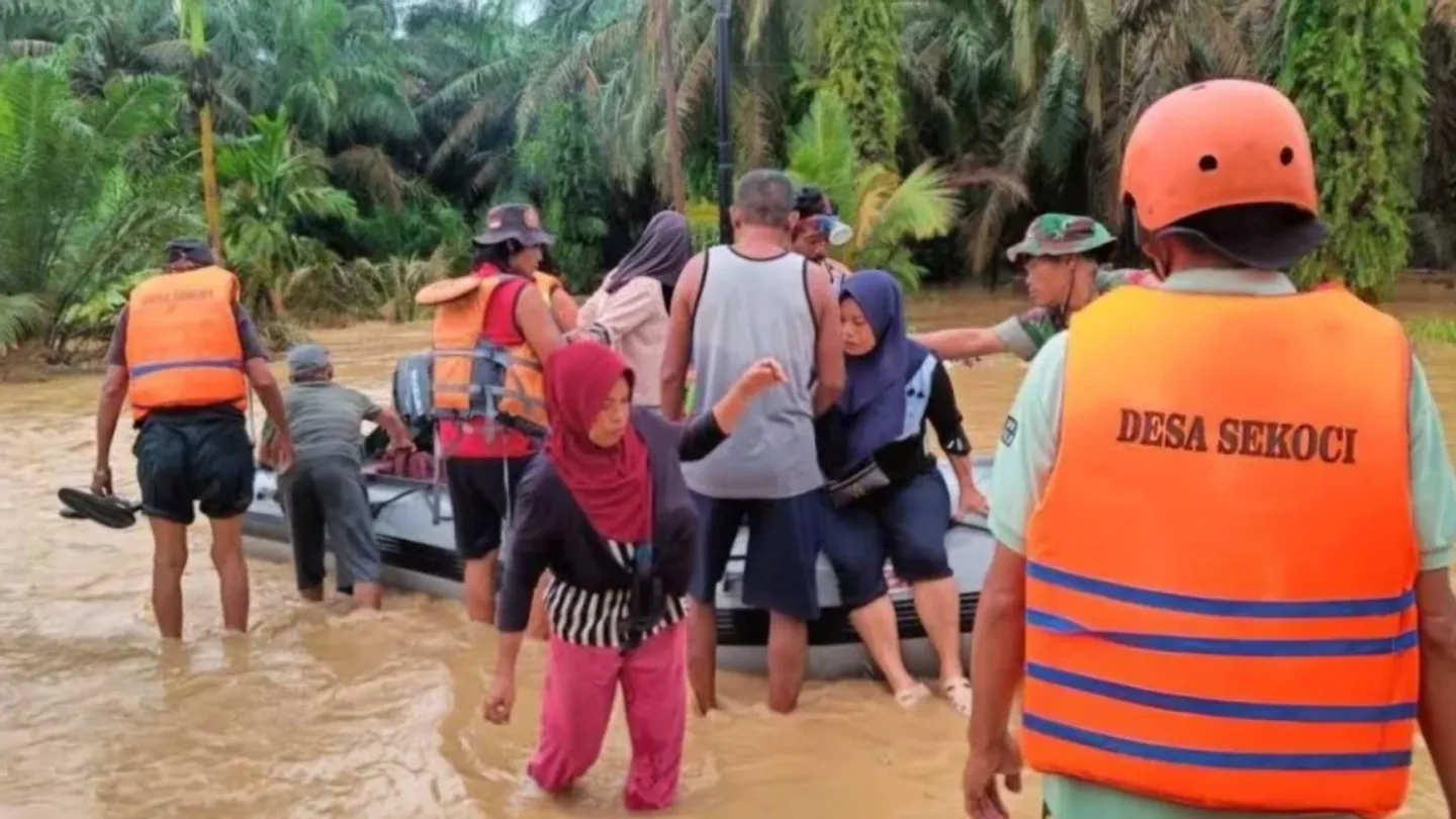 Banjir terjang empat kecamatan di Langkat, satu warga tewas dan ribuan mengungsi
