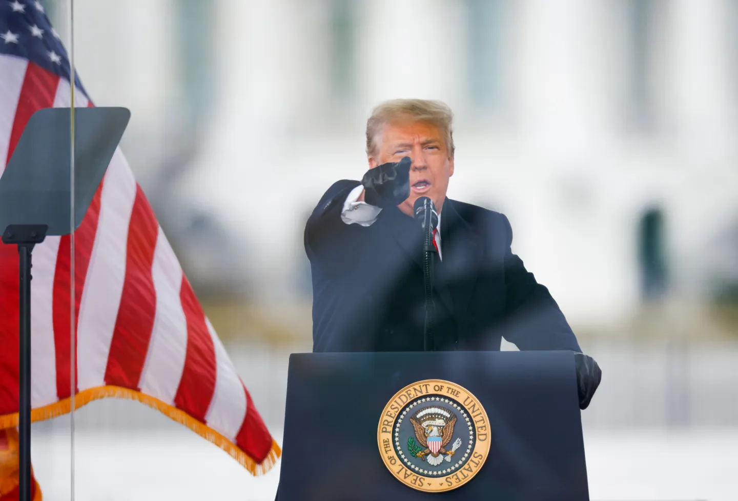 BBC потребовала через суд обязать Трампа дать показания по иску на $10 миллиардов