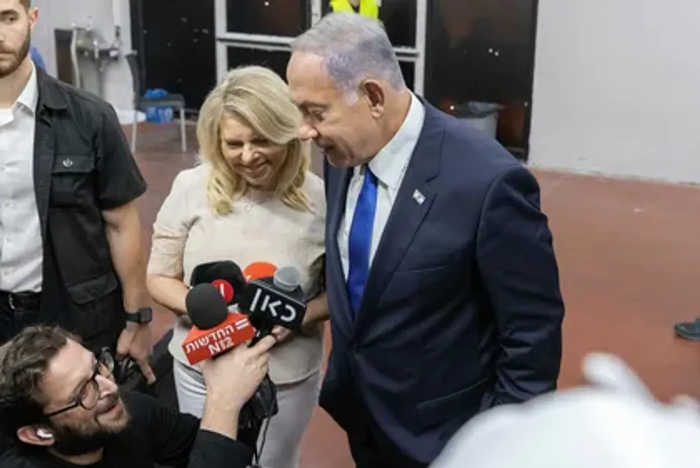 "מז**ן לנו את העבודה": נחשפו ההתכתבויות המביכות בלשכת נתניהו