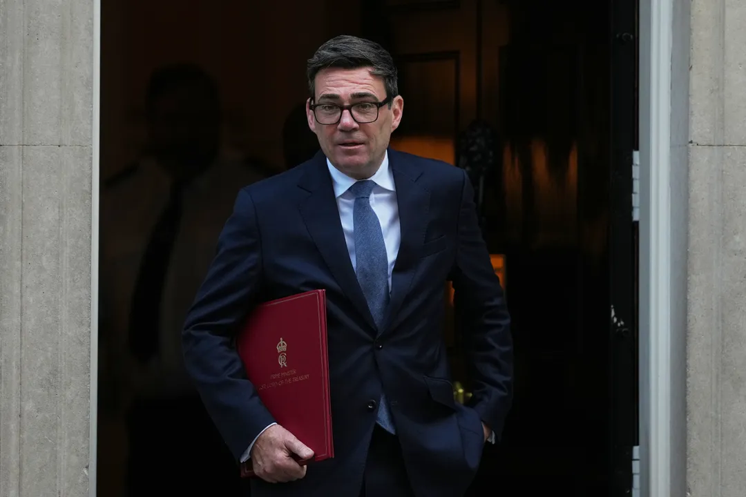 UK PM Burnham pledges support for Ukraine, seeks to mend Trump-Zelenskyy rift