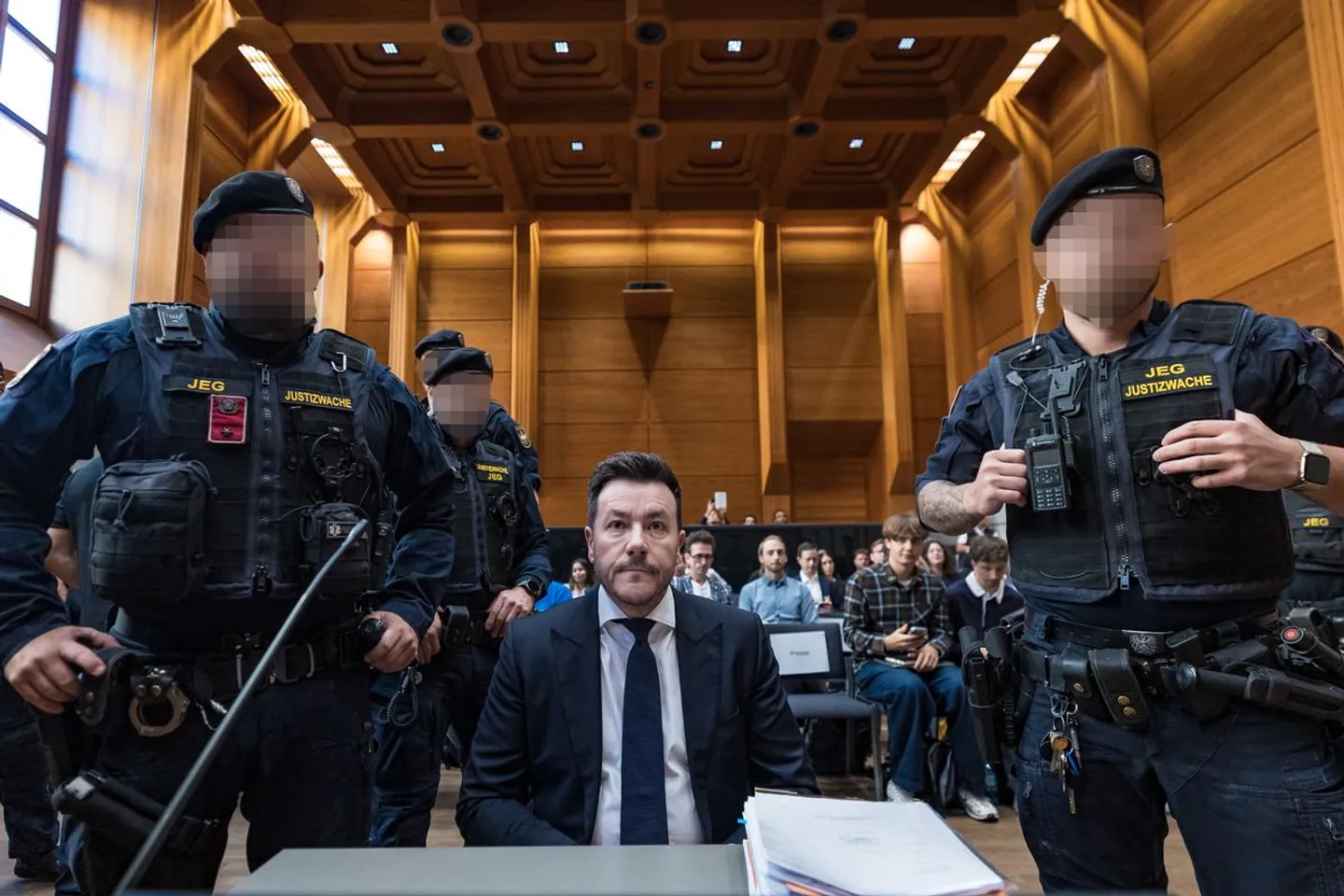 Hausarrest statt Gefängnis für Signa-Gründer Benko