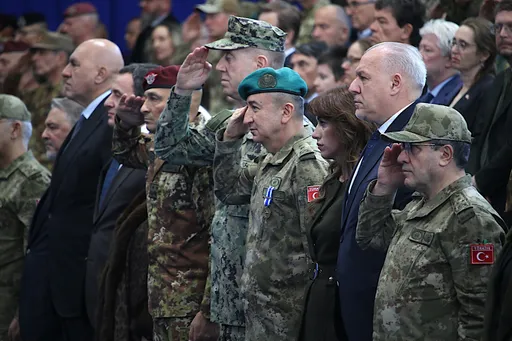 Турция передала Италии командование миссией НАТО в Косове