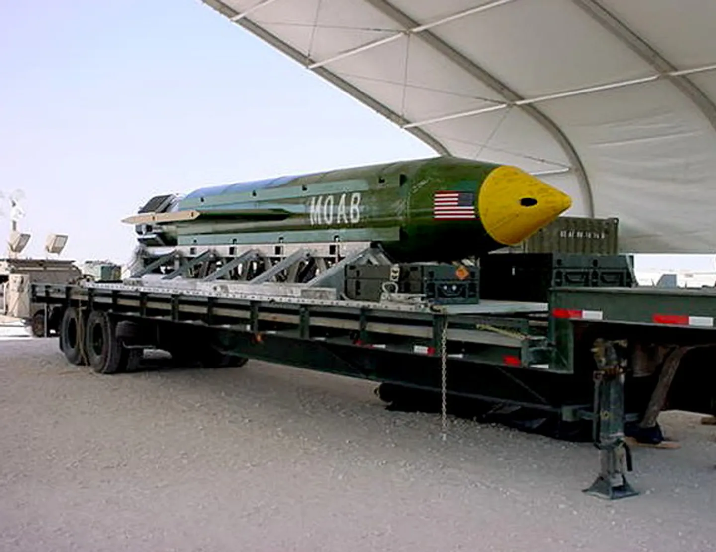 Iran: l'armée américaine envisage d'utiliser la “mère de toutes les bombes”