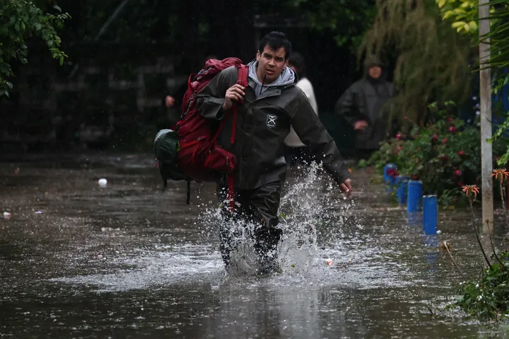 Unprecedented rainfall triggers flash floods in Istanbul