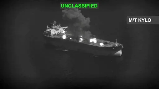 L’armée américaine dit avoir détruit un navire “lié à l’Iran” dans le golfe d’Oman