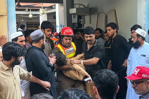 Schuldach in Pakistan stürzt ein - Mindestens 28 Schüler tot