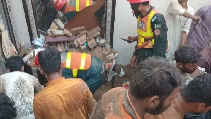 Shembet çatia e një shkolle në Pakistan, humbin jetën 17 nxënës