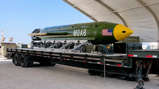 США угрожают Ирану «матерью всех бомб»