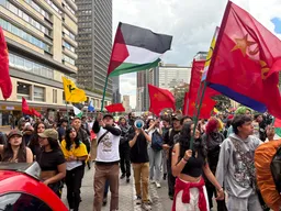 Miles protestan en Colombia contra De la Espriella, en medio de tensiones por decreto sobre marchas