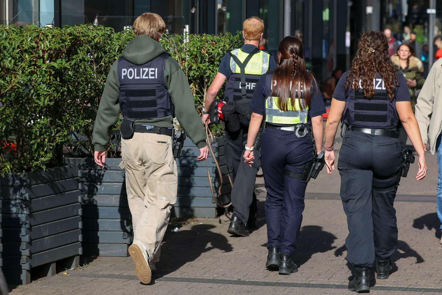 Befreiter Häftling und seine Helfer weiter verschwunden