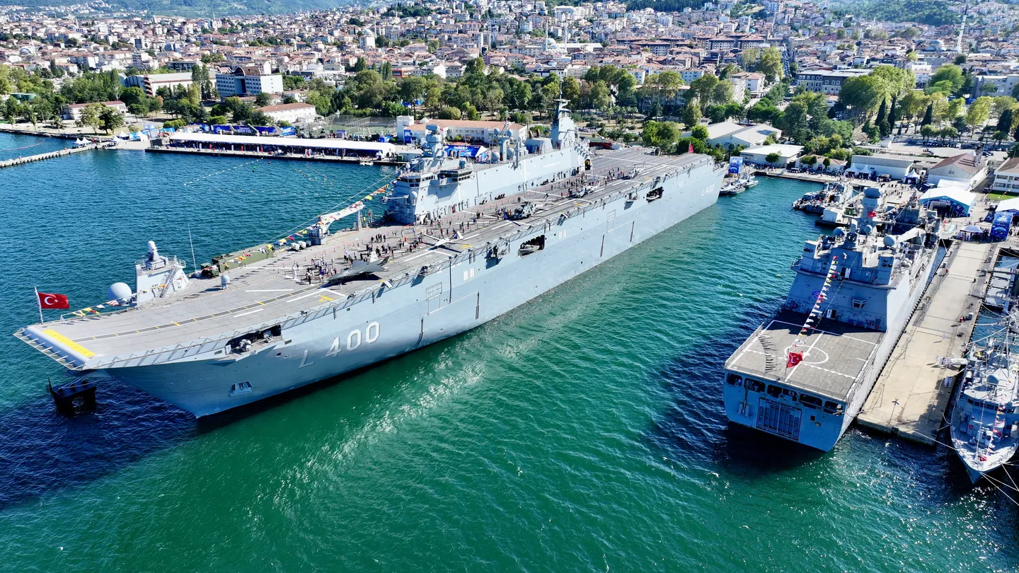 Турция направит TCG Anadolu на учения НАТО