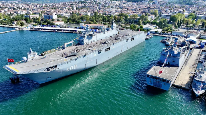 Турция направит TCG Anadolu на учения НАТО