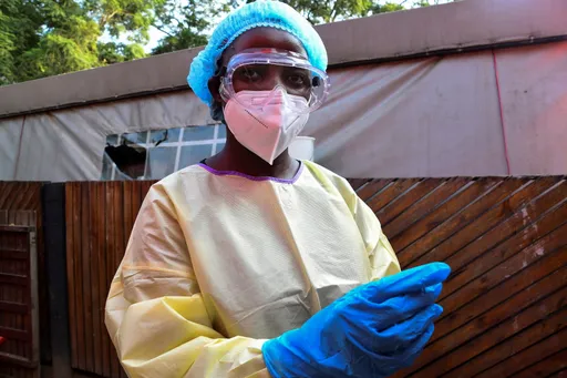 DRC Ebola crisis: The volunteers taking a chance on a treatment trial