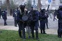Manifestation de lycéens: un policier effectue un tir tendu de grenades lacrymogènes à Nancy