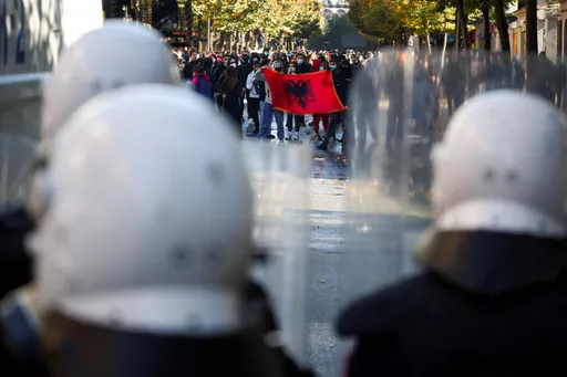 Shqipëri, sërish tensione në protestën e thirrur nga studentët