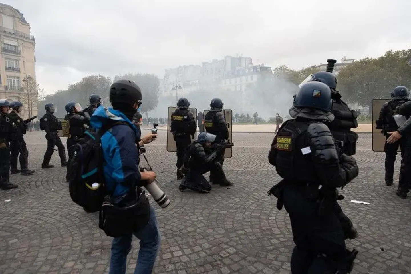 Francuska policija bi mogla koristiti šok-bombe u slučaju „urbanog nasilja“, izjavio ministar unutrašnjih poslova