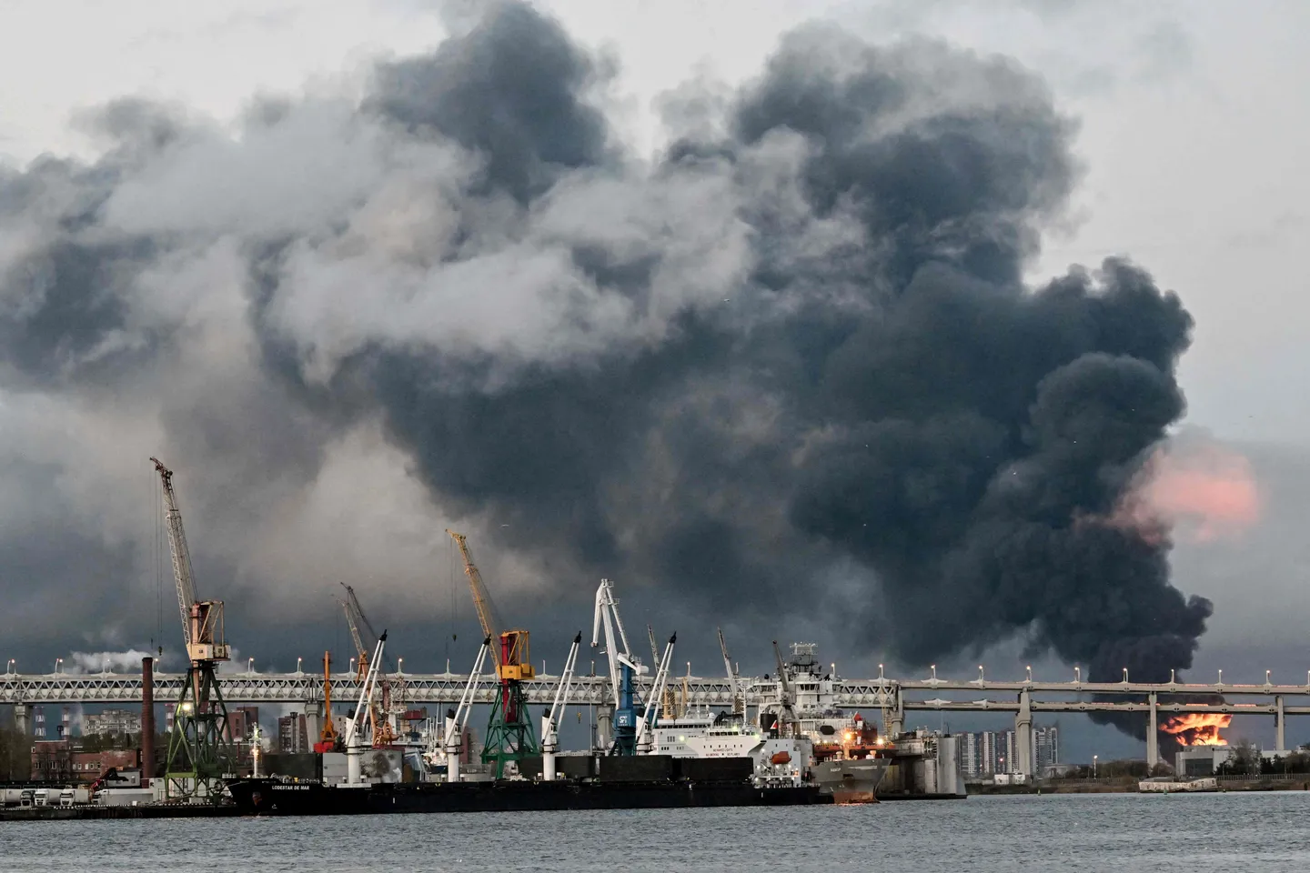 Ukraine sets Saint Petersburg refinery ablaze as Kiev accuses Russia of breaching energy truce