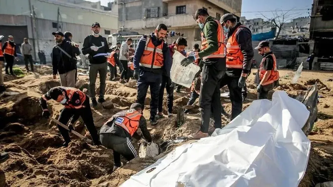 Gaza varros eshtrat e 75 palestinezëve të nxjerrë nga rrënojat e shtëpive të shkatërruara