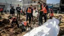 Gaza varros eshtrat e 75 palestinezëve të nxjerrë nga rrënojat e shtëpive të shkatërruara