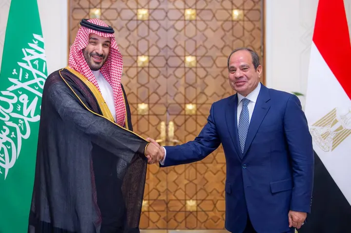 مصر تعلن دعم السعودية في مواجهة هجمات الحوثيين.. والسيسي يدعو البرلمان لجلسة طارئة