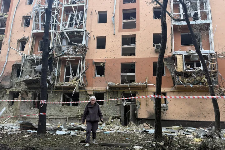 Deadly Russian strike hits Kiev subway station: official