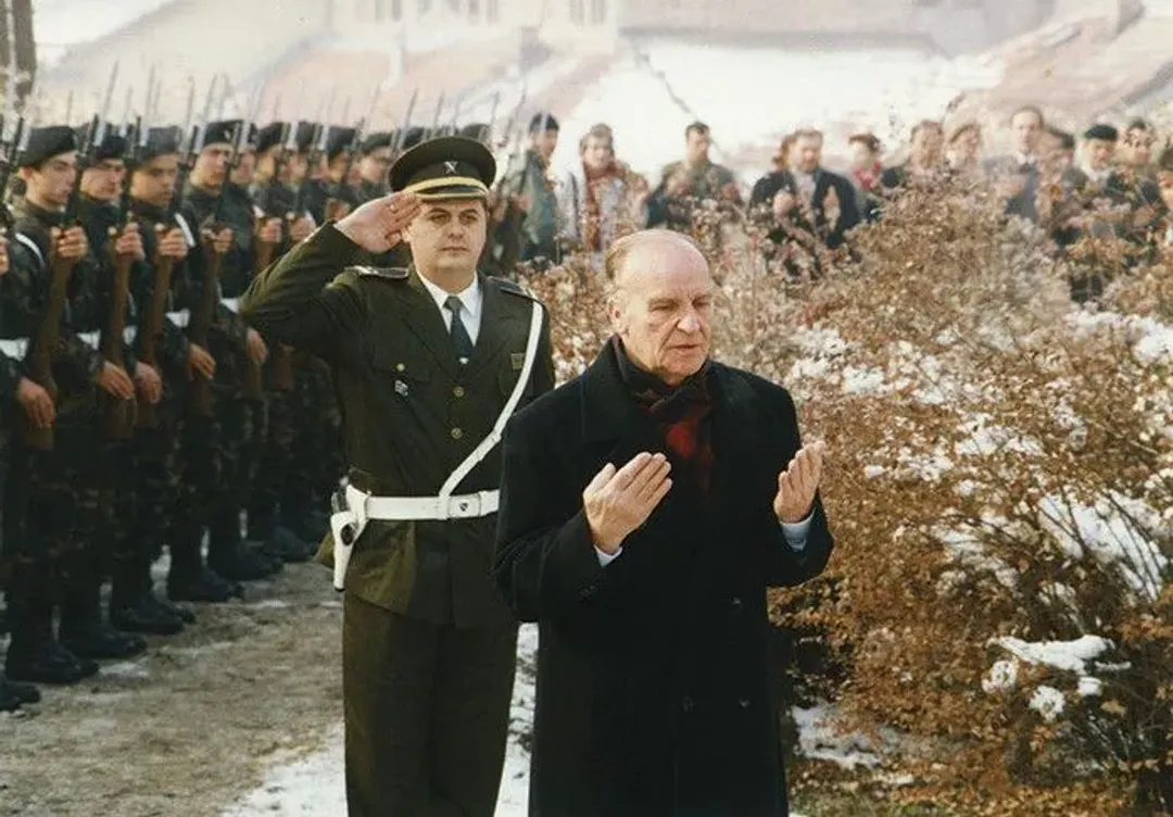 alija-izetbegoviq-nje-jete-qe-shtrihet-nga-burgu-deri-ne-presidence