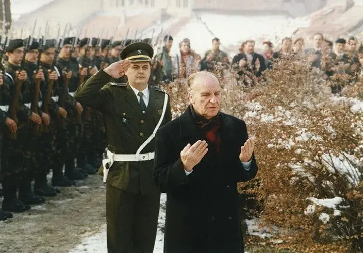 Alija Izetbegoviq, një jetë që shtrihet nga burgu deri në presidencë
