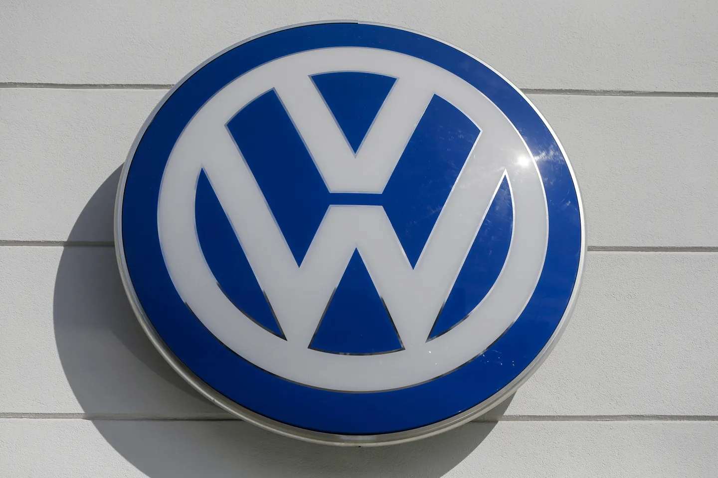 Volkswagen планирует заморозить зарплаты по всему миру до 2030 года