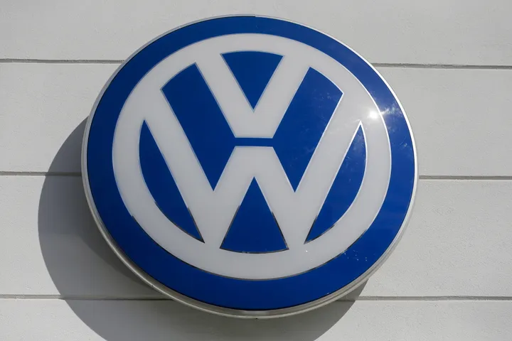 Volkswagen планирует заморозить зарплаты по всему миру до 2030 года