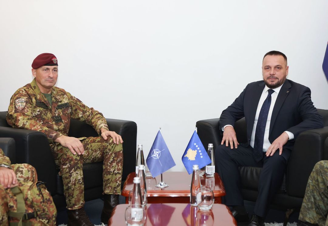 Maqedonci takon komandantin e ri të KFOR it  diskutohet bashkëpunimi në fushën e sigurisë
