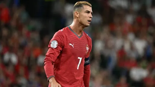 An dakatar da Cristiano Ronaldo na tsawon kwana 30 da cin sa tarar €255 kan barin sansanin Portugal