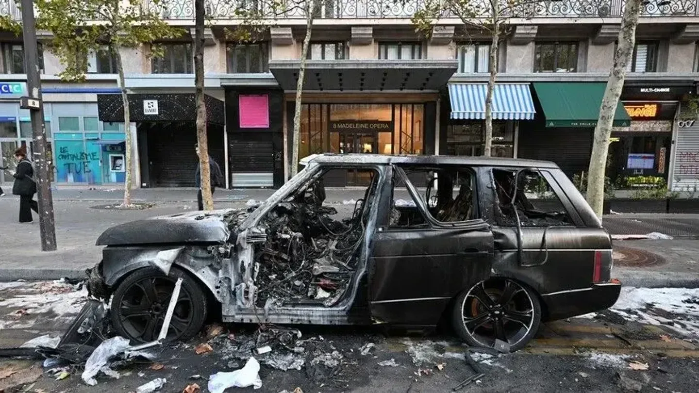 Franca do të zbatojë orë policore gjatë natës në katër komuna veriore pas dhunës në protesta