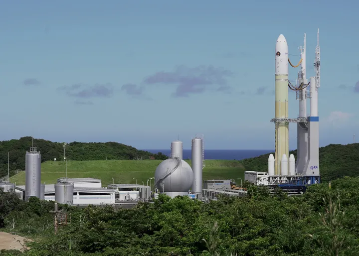 Japan launches mission to collect first-ever samples from Mars moon