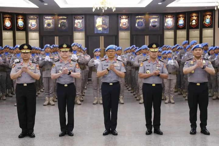 Presiden Prabowo beri penghargaan kepada 140 personel Polri usai misi PBB di Afrika Tengah