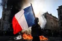 Violences du 17 octobre en France: moyens d’investigation élargis et justice sévère