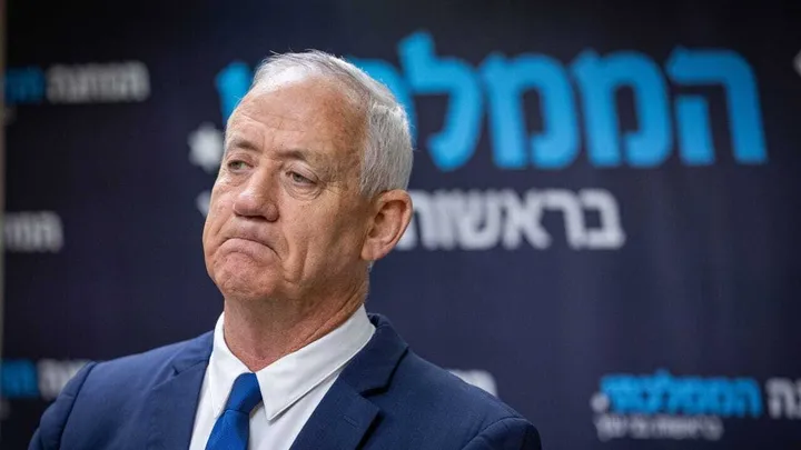 תגובות במערכת הפוליטית לפרישת גנץ: ברכות מהאופוזיציה, מתקפות מימין