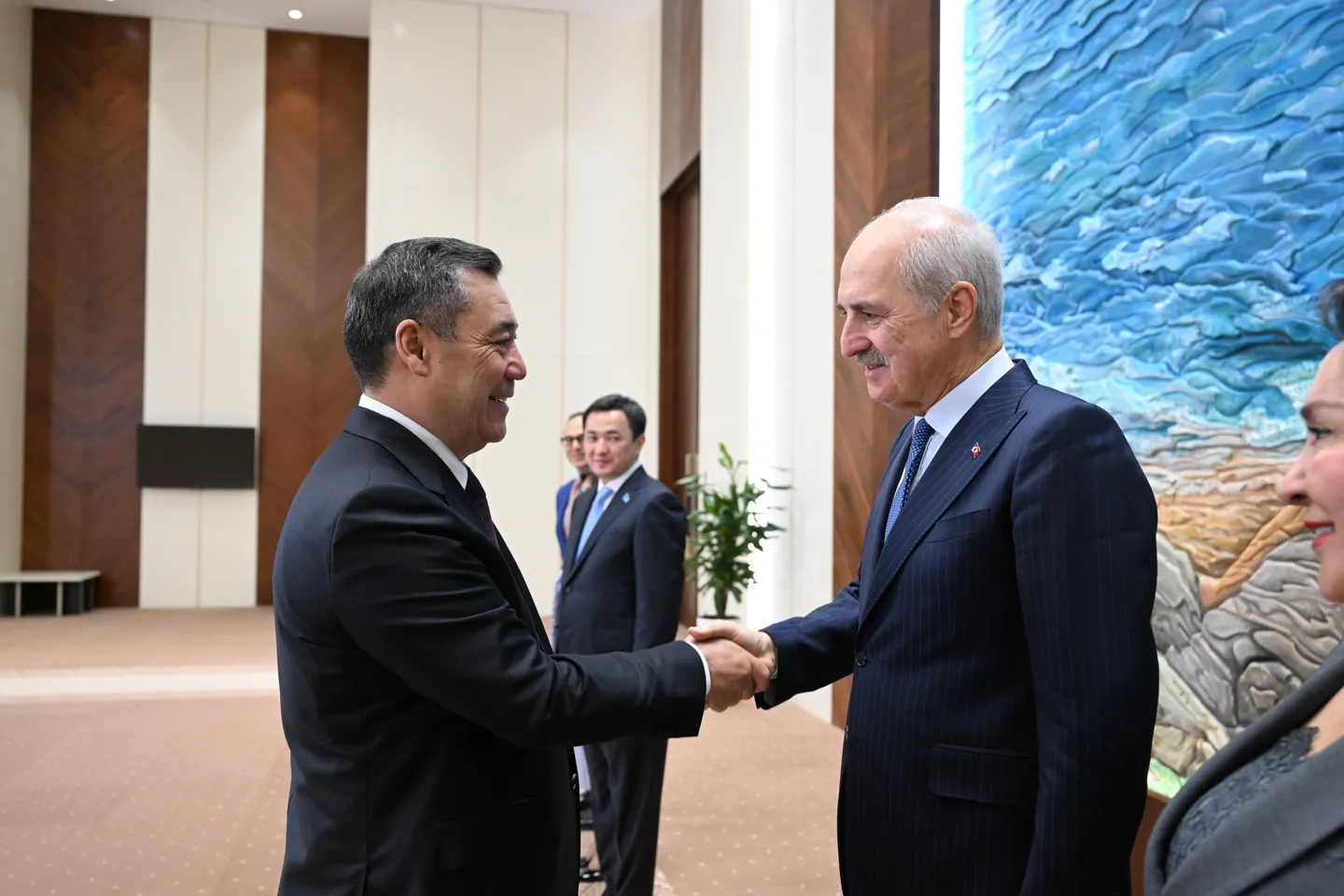 Kryeparlamentari turk takon presidentin kirgiz në kuadër të TURKPA-s në Bishkek