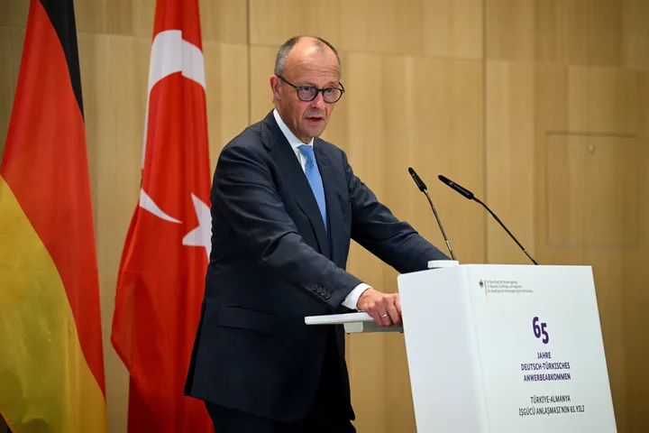 Kancelari Merz i vlerëson kontributet e komunitetit turk në Gjermani