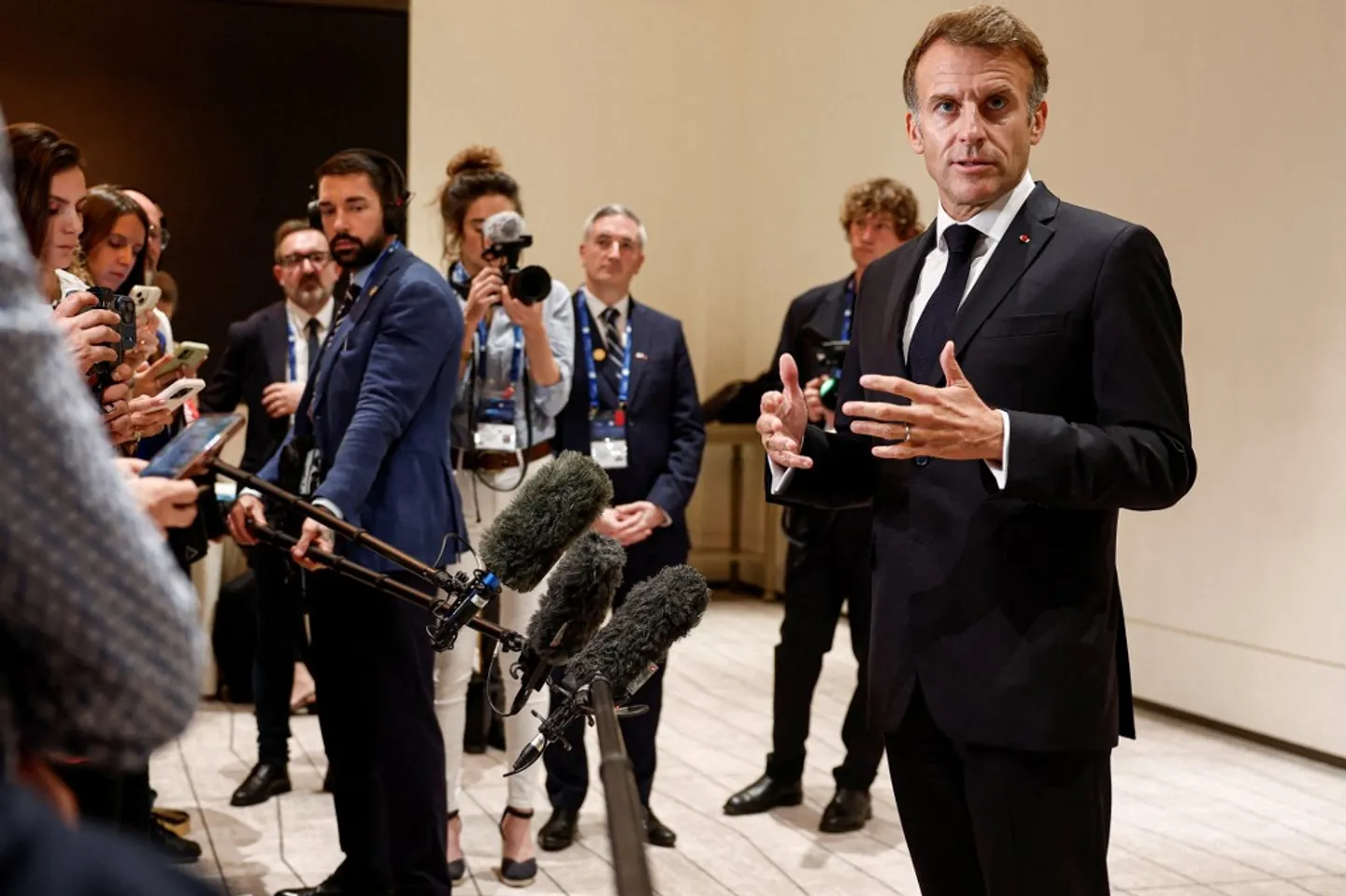 17 octobre: Macron s’énerve des commentaires à l’étranger