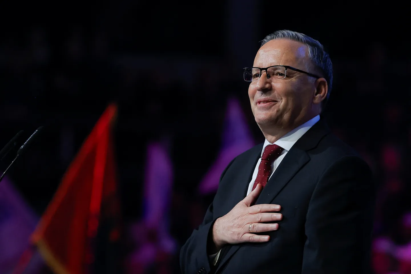 Kreu i partisë më të madhe opozitare në Kosovë, PDK-së, Bedri Hamza, jep dorëheqje