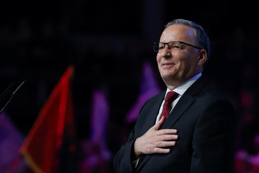 Kreu i partisë më të madhe opozitare në Kosovë, PDK-së, Bedri Hamza, jep dorëheqje