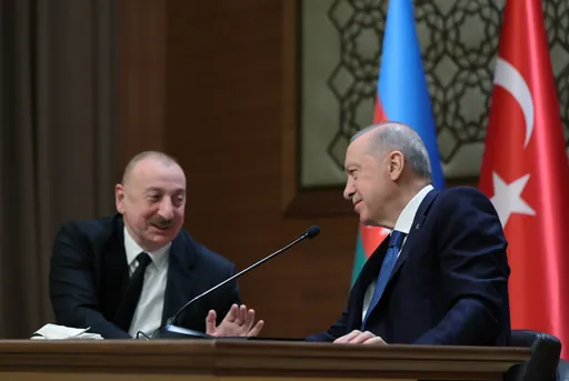 Türkiye, Azerbaijan leaders discuss bilateral ties, regional developments