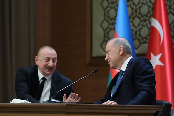 Türkiye, Azerbaijan leaders discuss bilateral ties, regional developments