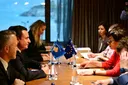 Kurti takon në Mal të Zi komisaren për Zgjerim të BE-së, Marta Kos