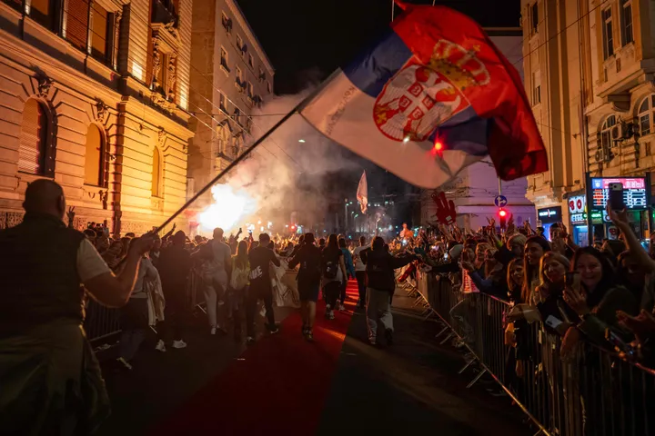 Zgjedhjet në Serbi, opozita e mbështetur nga studentët fiton 52,71 për qind të votave