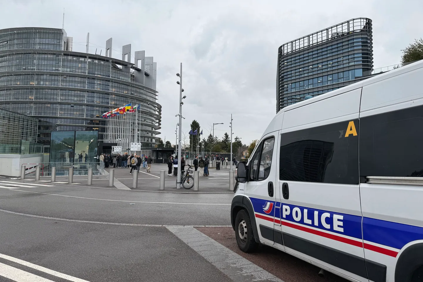 Ermittler durchsuchen Büros rechter Fraktion im EU-Parlament