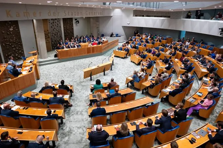 Bijna helft van parlementsleden gebruikt door AI gegenereerde tekst in parlementaire toespraken